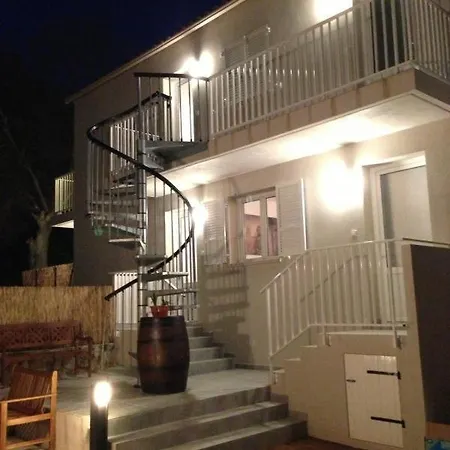 Village 1 * Cargèse